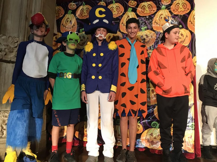 7th+graders+Chris+Archer%2C+Jack+Straub%2C+Luke+Arone%2C+Ari+Hoffman%2C+and+Brendan+Longworth+pose+for+a+pic+during+the+Halloween+Extravaganza.